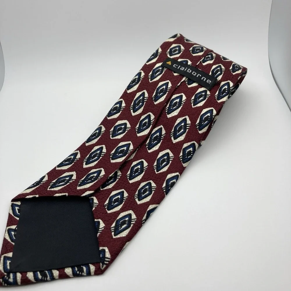 VINTAGE‎ Claiborne Tie Necktie Neckwear Adult Burgundy Abstract Silk USA